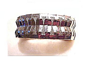 Lovely Vintage Wide Silvertone Mesh Bracelet (Image1)