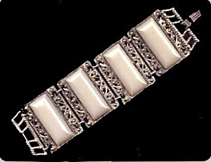 Huge Vintage White Thermoset Bracelet (Image1)