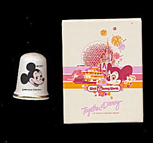 1986 Walt Disney Mickey Mouse Thimble in Box (Image1)