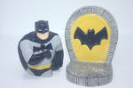 Click to view larger image of Batman and Bat Emblem Stand Salt and Pepper (Image1)