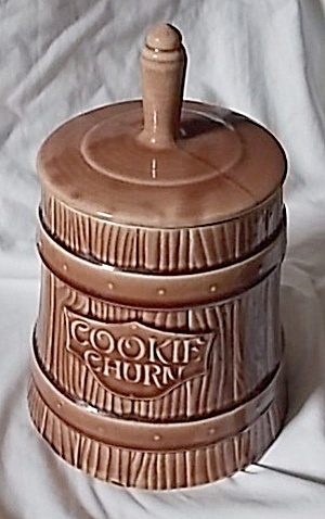 Vintage McCoy Butter Churn Cookie Jar (Image1)