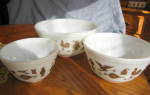 Click here to enlarge image and see more about item pyrex070710: Vintage Pyrex Bowl Set