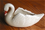 Click here to enlarge image and see more about item swan110418: Vintage USA Swan Vase