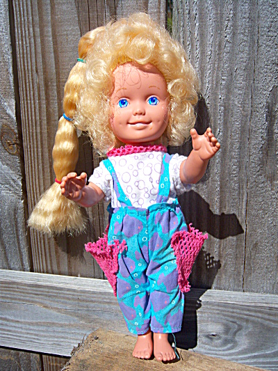 Playskool Dolly Surprise - Holly - Doll 1987 W/ Hair T