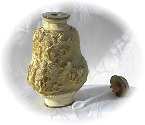 White Oriental Cinnabar Spice/Opium Bottle Wi (Image1)