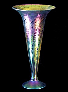 Lundberg Studios "Rainbow Splash" trumpet vase (Image1)
