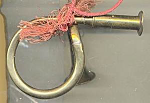 Vintage Brass Horn Ornaments Set Of 3 (Image1)