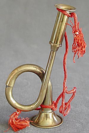 Brass Horn Christmas Ornament (Image1)