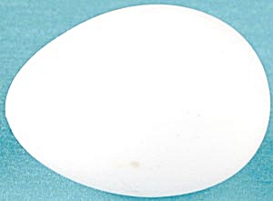 Vintage Milk Glass Egg  (Image1)