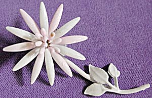Vintage Pink And White Daisy Pin