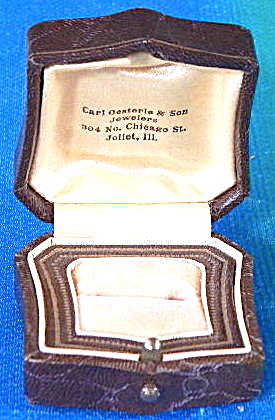 Vintage Brown Hinged Ring Box