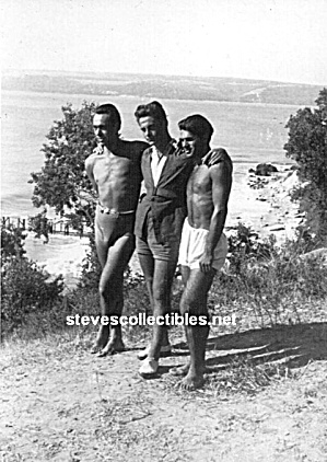 ca.1930s SHIRTLESS HANDSOME Young Men Photo - GAY INTEREST (Image1)