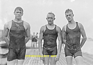 1913 Hot Male Swimmers - Photo - Gay Interest