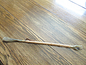 Bamboo Handle Back Scratcher And Shoe Horn