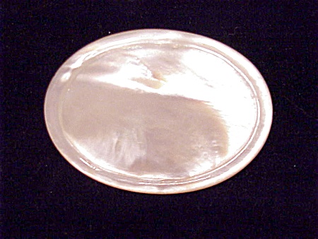 ANTIQUE VICTORIAN EDWARDIAN CARVED MOTHER OF PEARL BROOCH  (Image1)