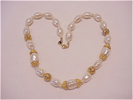 BAROQUE PEARL AND GOLD TONE FILIGREE BEAD NECKLACE SIGNED TN (Image1)