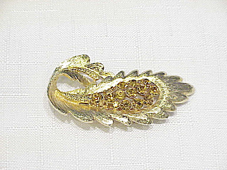 VINTAGE BRUSHED GOLD TONE BROOCH WITH AMBER YELLOW RHINESTONES (Image1)