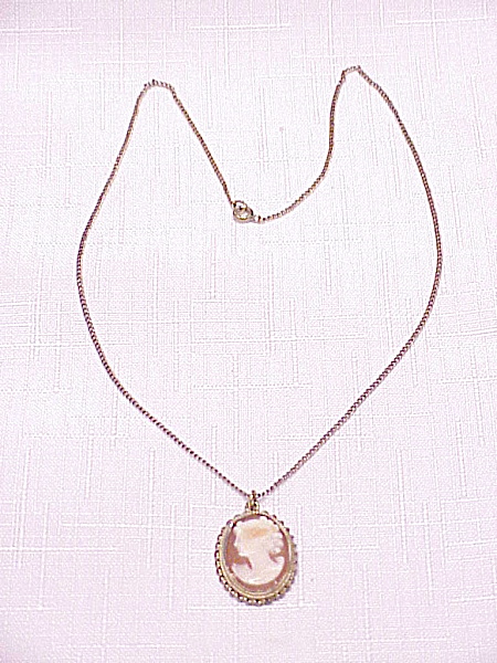Vintage 12k Gold Filled Real Shell Cameo Necklace