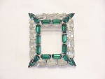 Click to view larger image of VINTAGE EMERALD GREEN AND CLEAR RHINESTONE BROOCH (Image1)