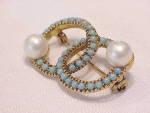 Click to view larger image of VINTAGE TURQUOISE CABACHONS AND PEARL DOUBLE CIRCLE BROOCH (Image2)