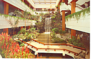 White Swan Hotel China Atrium Lobby Postcard cs1721 (Image1)