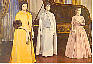 First Ladies Hall Smithsonian Institution  Postcard cs2382 (Image1)