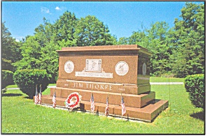Grave Of Jim Thorpe In Jim Thorpe Papostcard N0973