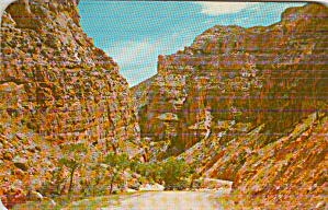 Big Horn Mountains Entrance T Shell Canyon Postcard P41177